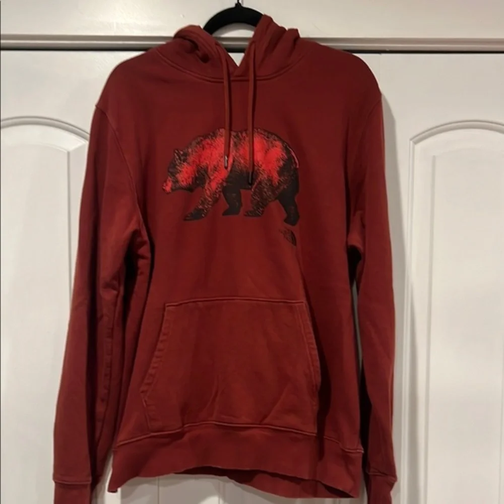The North Face Red Sweatshirt Hoodie with‎ Graphic Design large